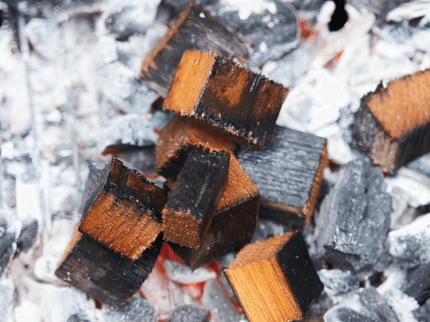 Barbecook Hout Chunks Eik Whisky 900g sfeerfoto
