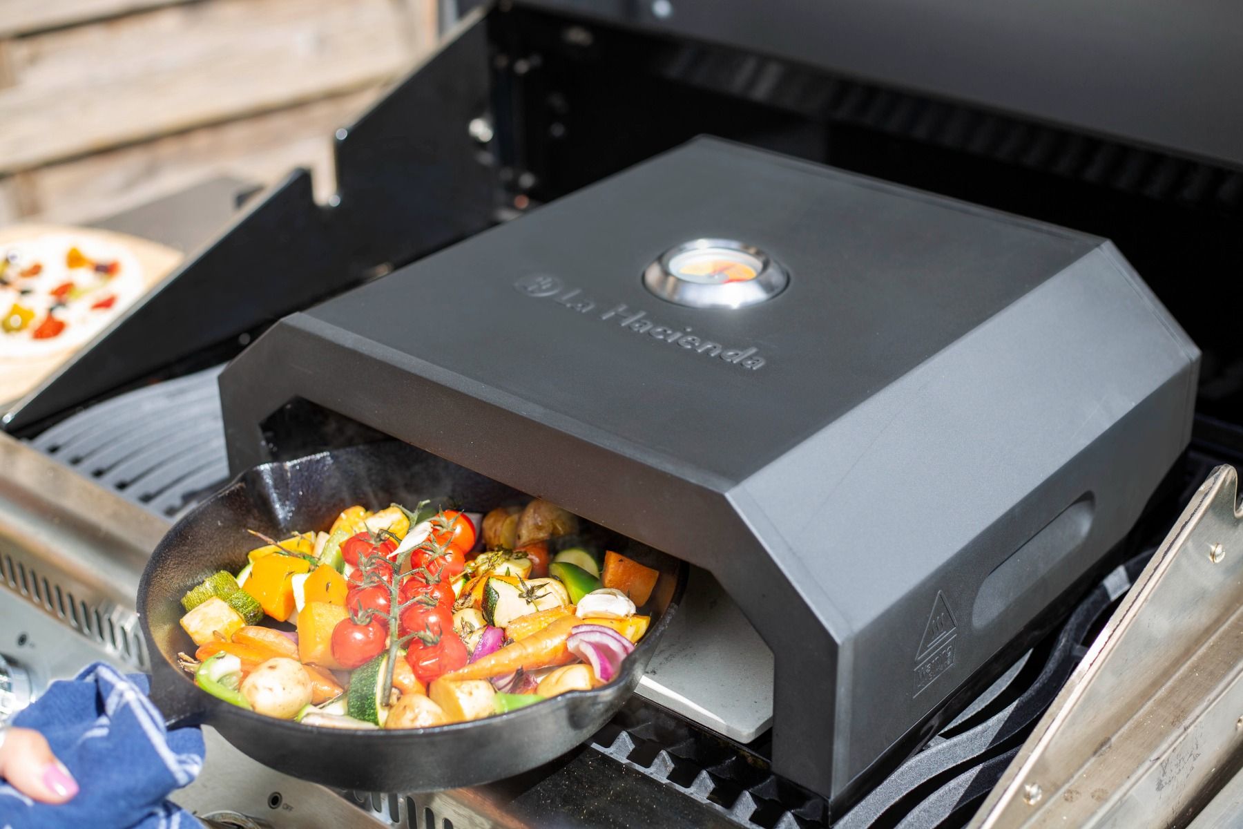 La Hacienda Firebox BBQ Pizza Oven (Black)