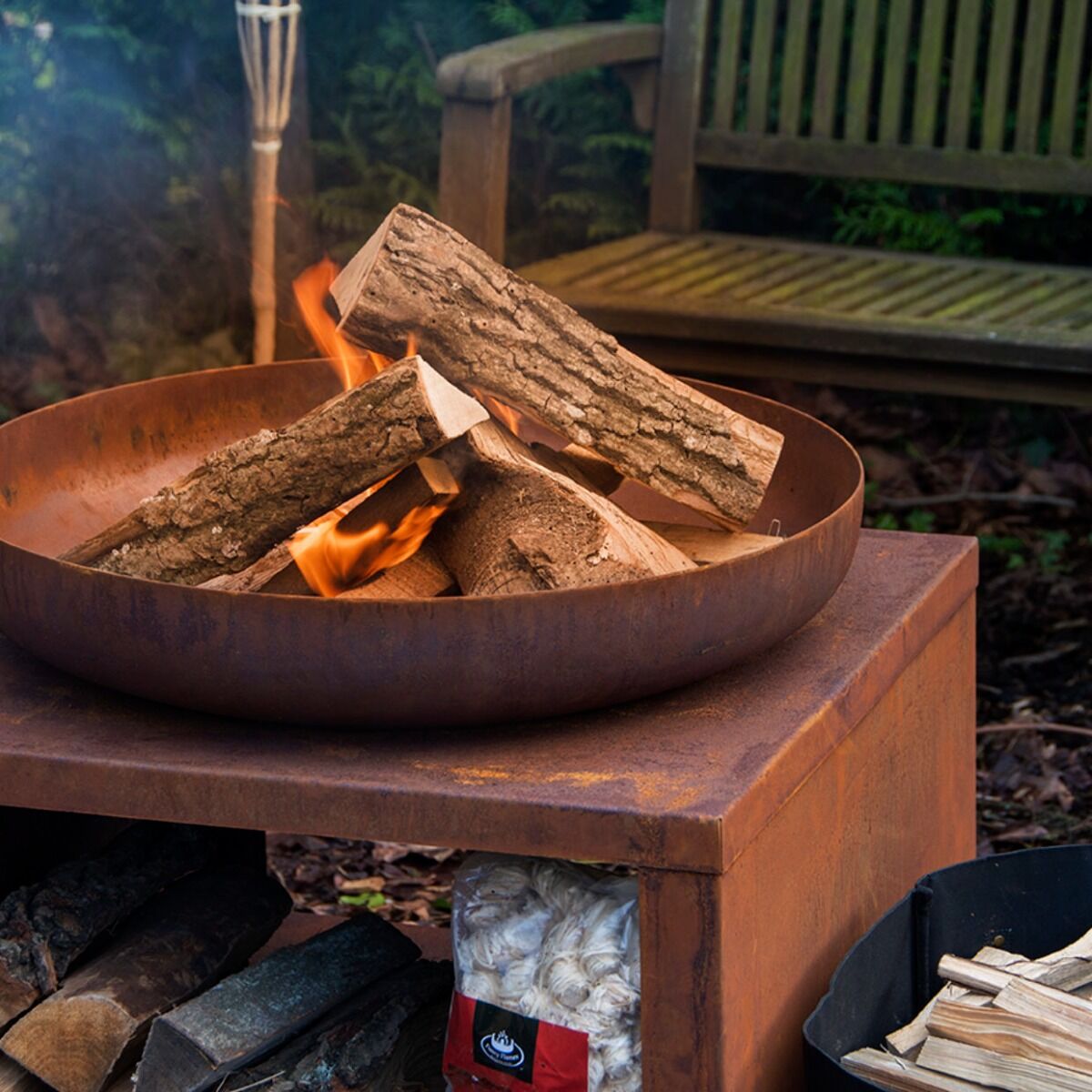 Esschert Vuurschaal met Houtopslag 80 cm Roest