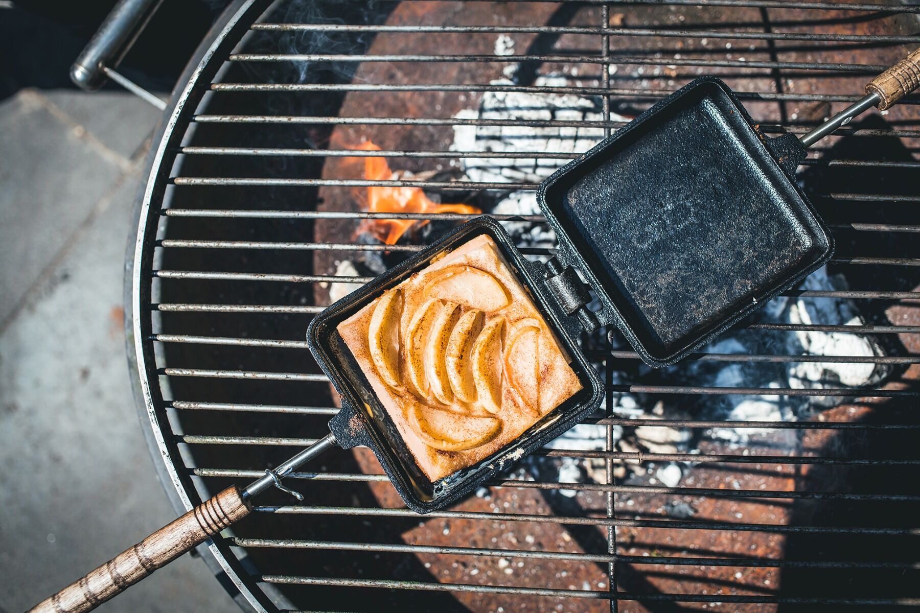 The Windmill Sandwichijzer met Korte Handvaten