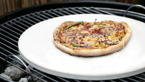 zelf-pizza-maken-in-pizza-oven